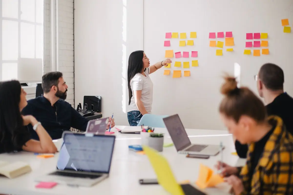 How to Create a Digital Brand Identity for SMEs?